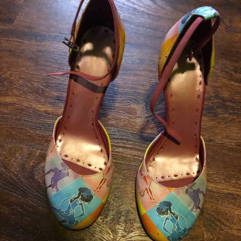 💯 Authentic BCBG Girls Heels